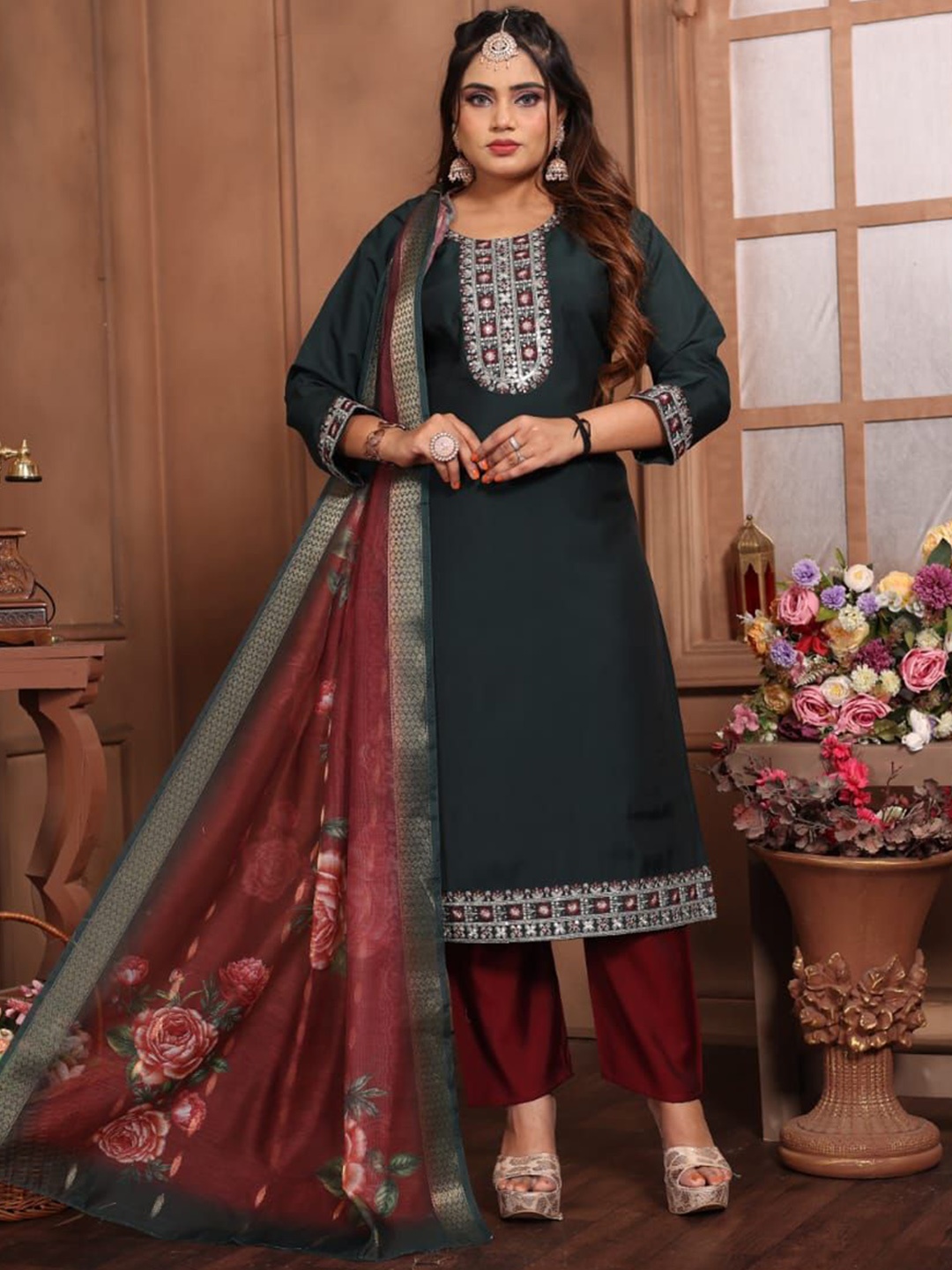 

Maheesha Yoke Design Round Neck Kurta With Trousers & Dupatta, Green