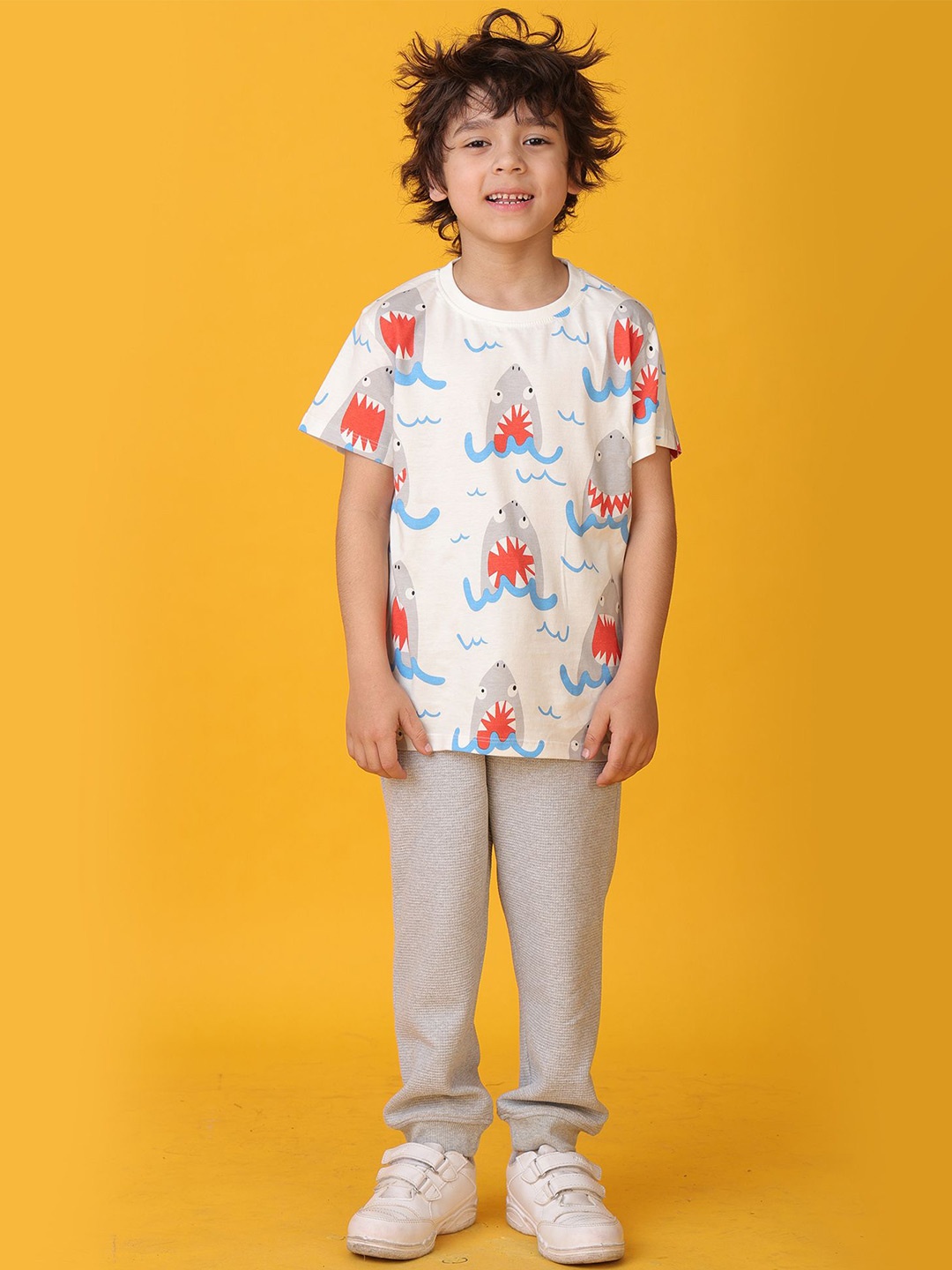 

Anthrilo Boys Printed Round Neck T-Shirt With Jogger Set, White