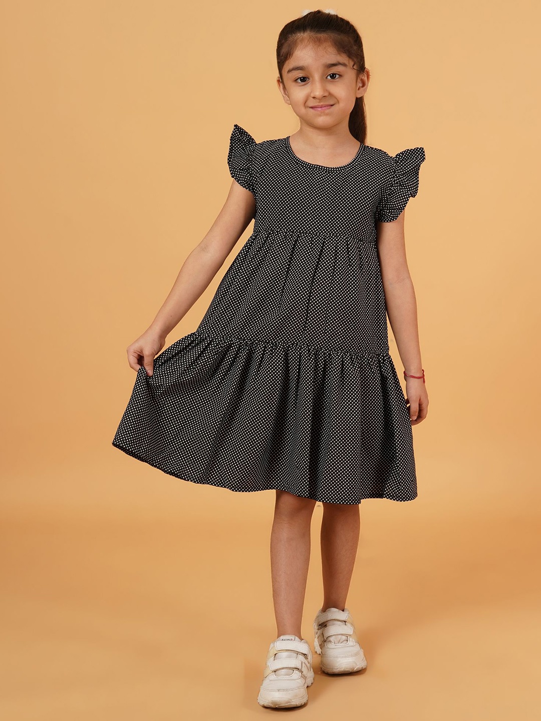 

Creative Kids Girls Polka Dots Print Round Neck Flutter Sleeve Tiered A-Line Dress, Black