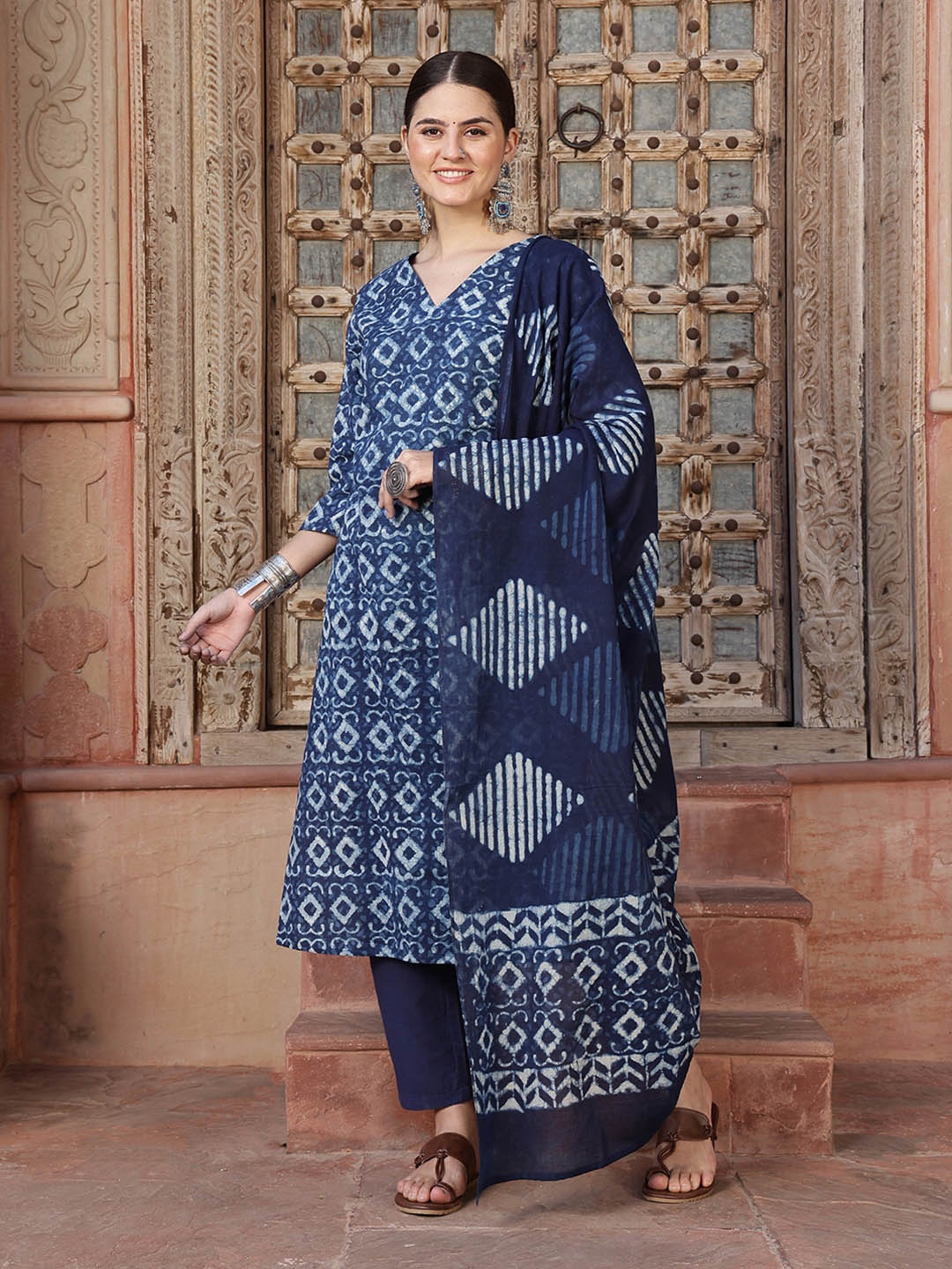 

Taavi Ethnic Motifs Printed Pure Cotton Straight Kurta & Trouser With Dupatta, Blue