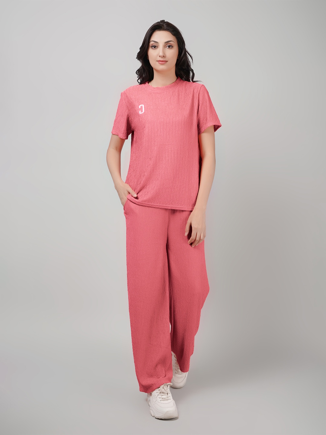 

Lugo Printed Round Neck T-shirt With Trousers, Peach