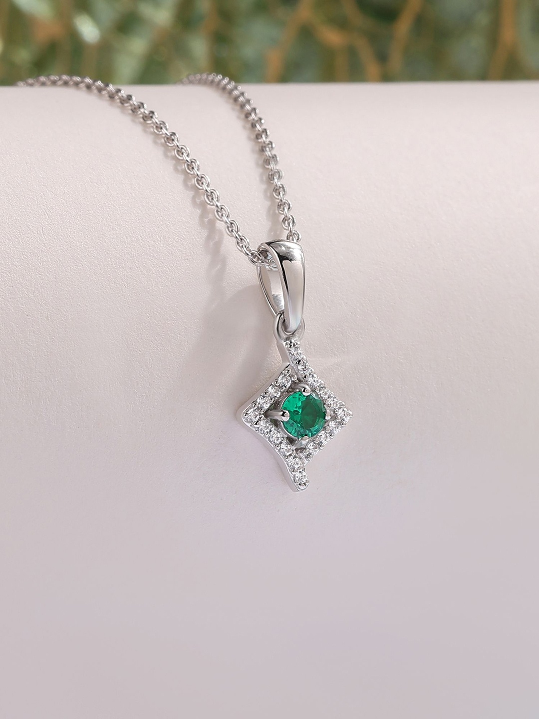

Ornate Jewels 925 Silver Green Emerald Pendant With Chain