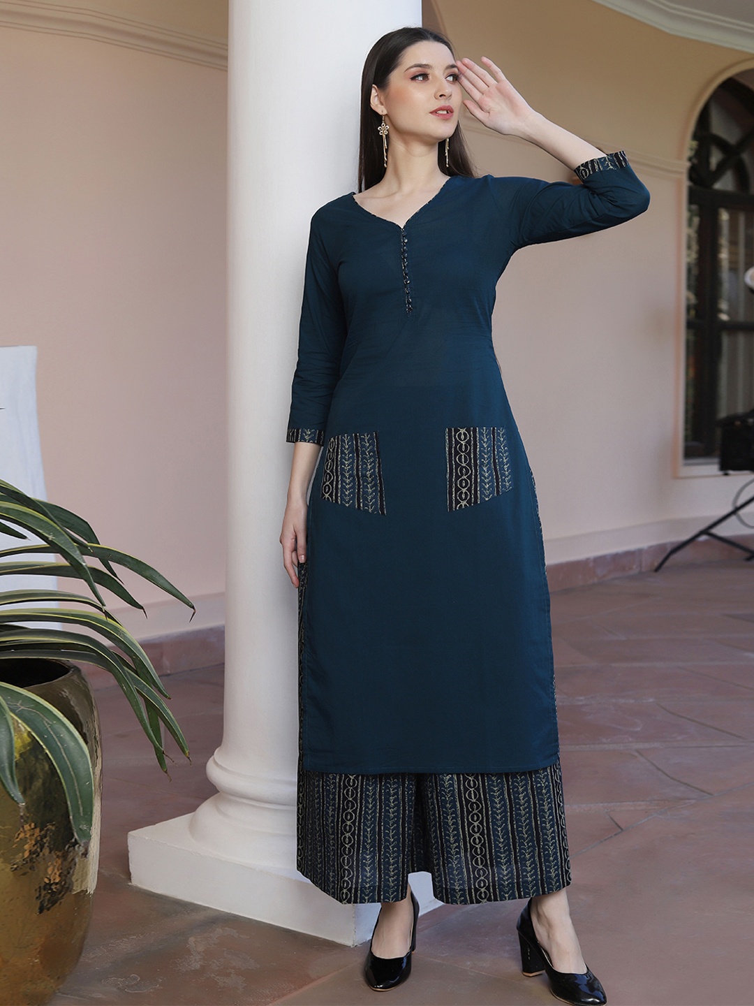 

Fourleaf V-Neck Pure Cotton Straight Kurta with Palazzos, Blue