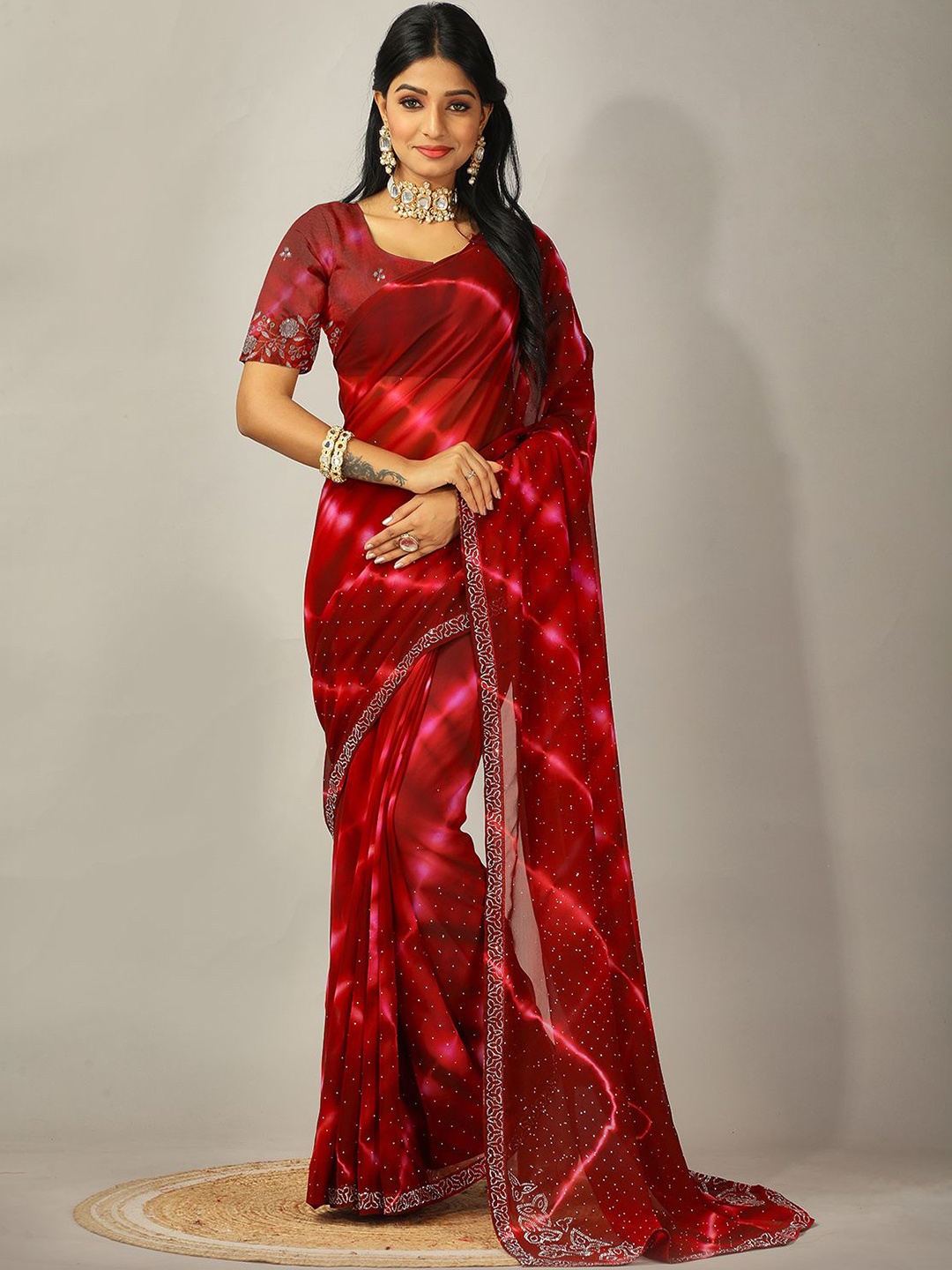 

VIRENDRA TEXTILES Beads and Stones Pure Georgette Saree, Red