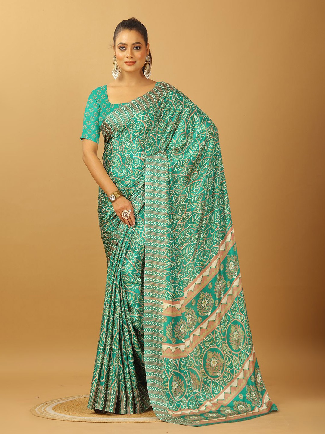 

VIRENDRA TEXTILES Ethnic Motifs Printed Pure Crepe Saree, Green