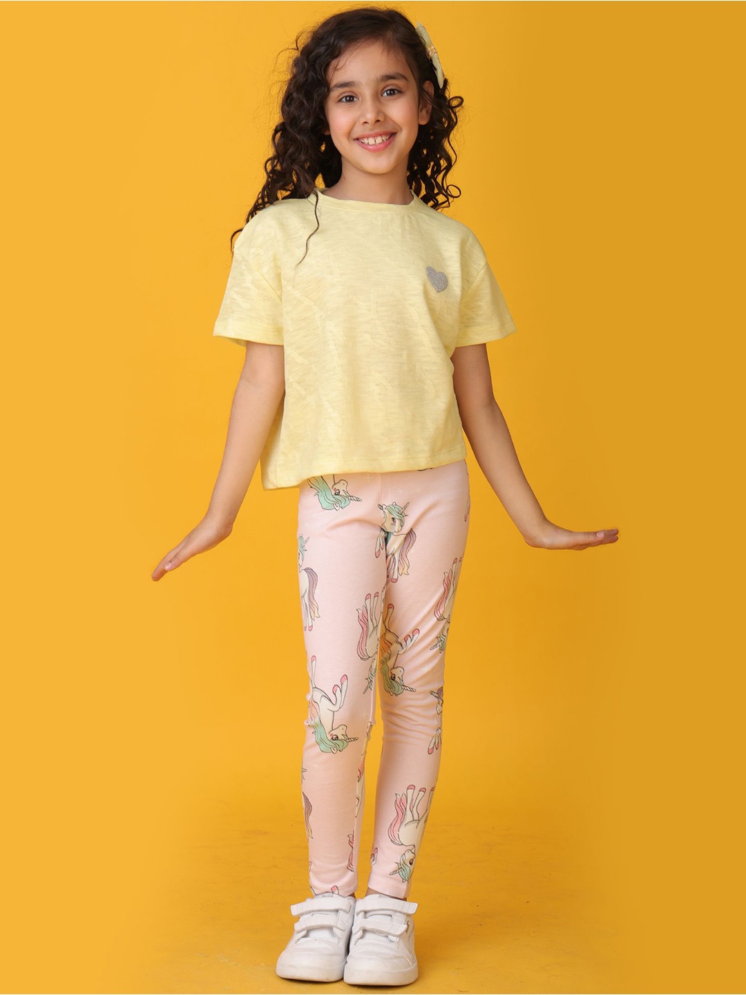 

Anthrilo Girls T-shirt with Leggings, Yellow