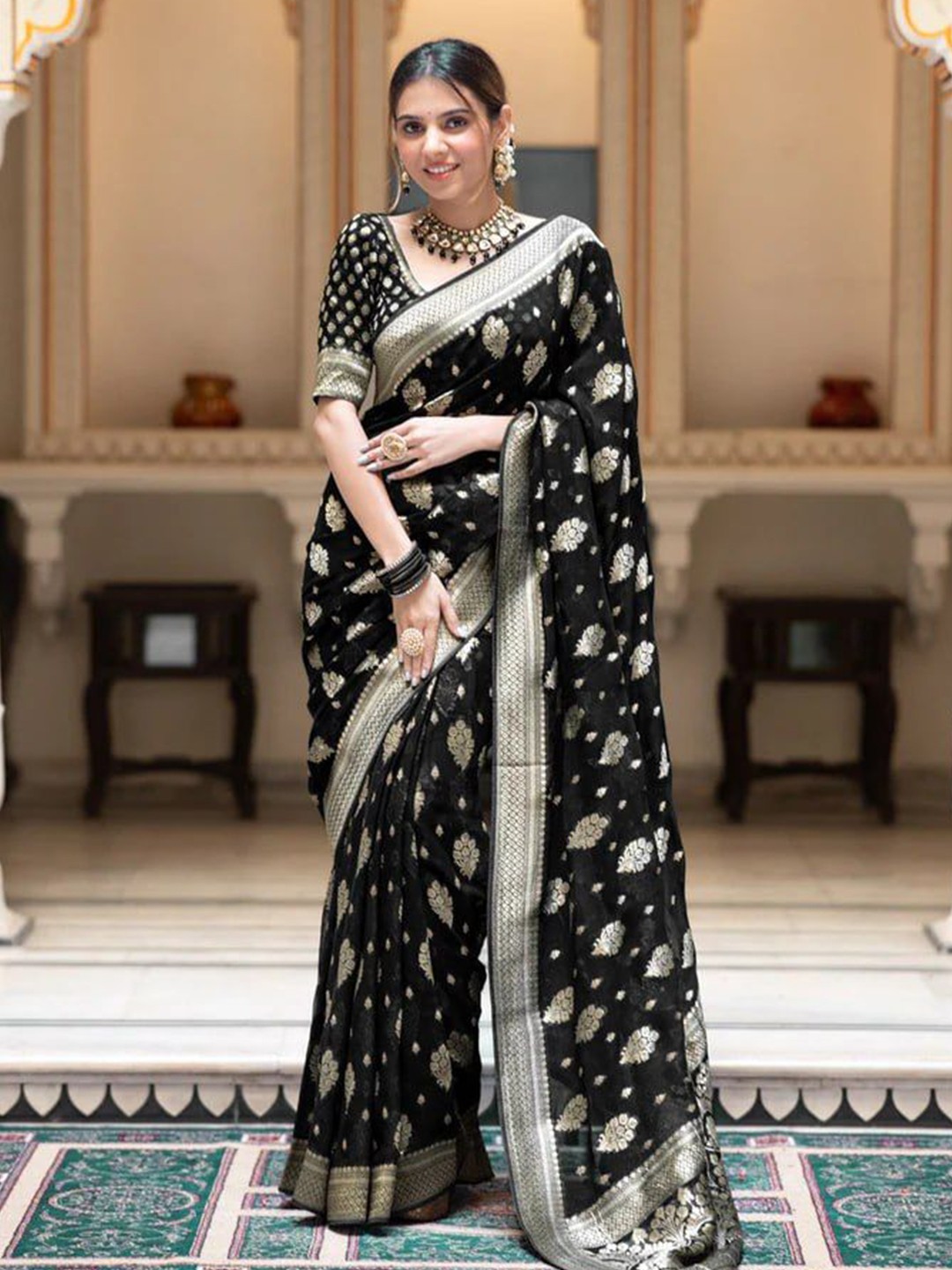 

PAYAL CREATION Woven Design Zari Banarasi Saree, Black