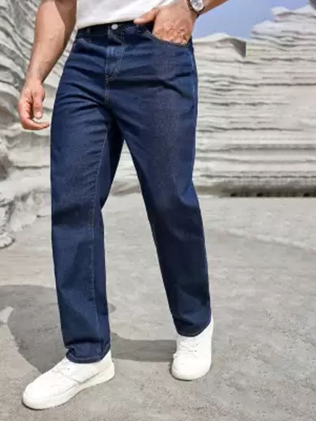 

LINARIA Men Cotton Classic Relaxed Fit Mid-Rise Low Distress Jeans, Blue