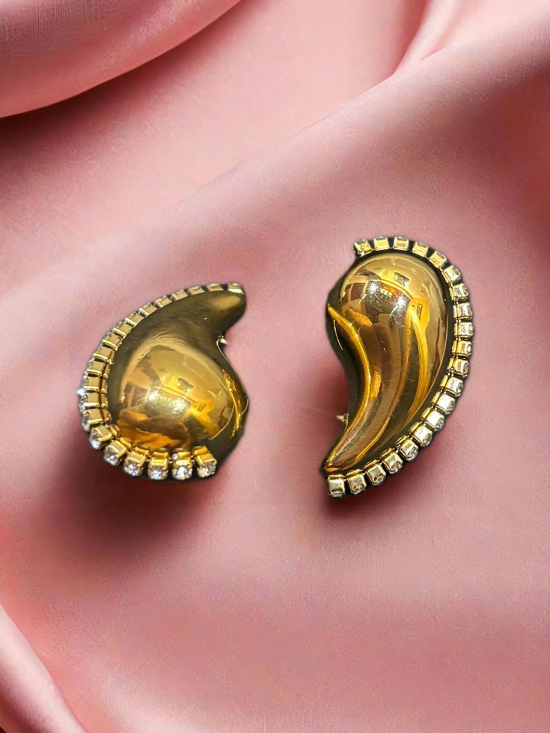 

ADC SHEMONA Gohar Gold-Plated American Diamond Studded Teardrop Shaped Studs