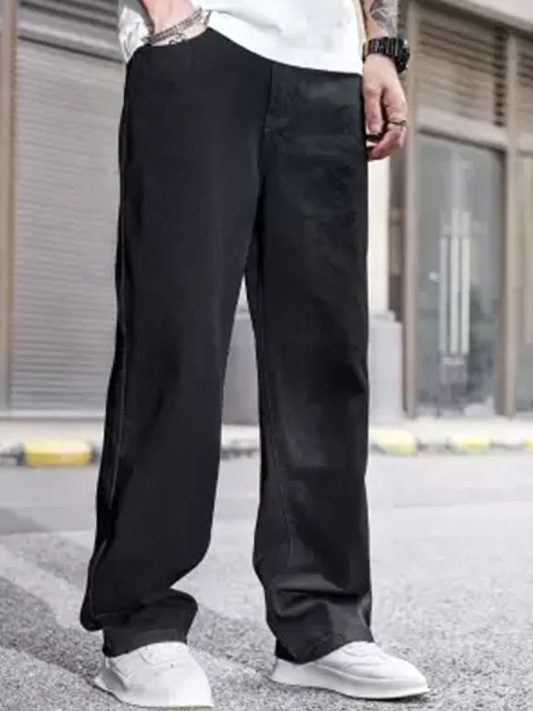 

LINARIA Men Classic Relaxed Fit Stretchable Jeans, Black