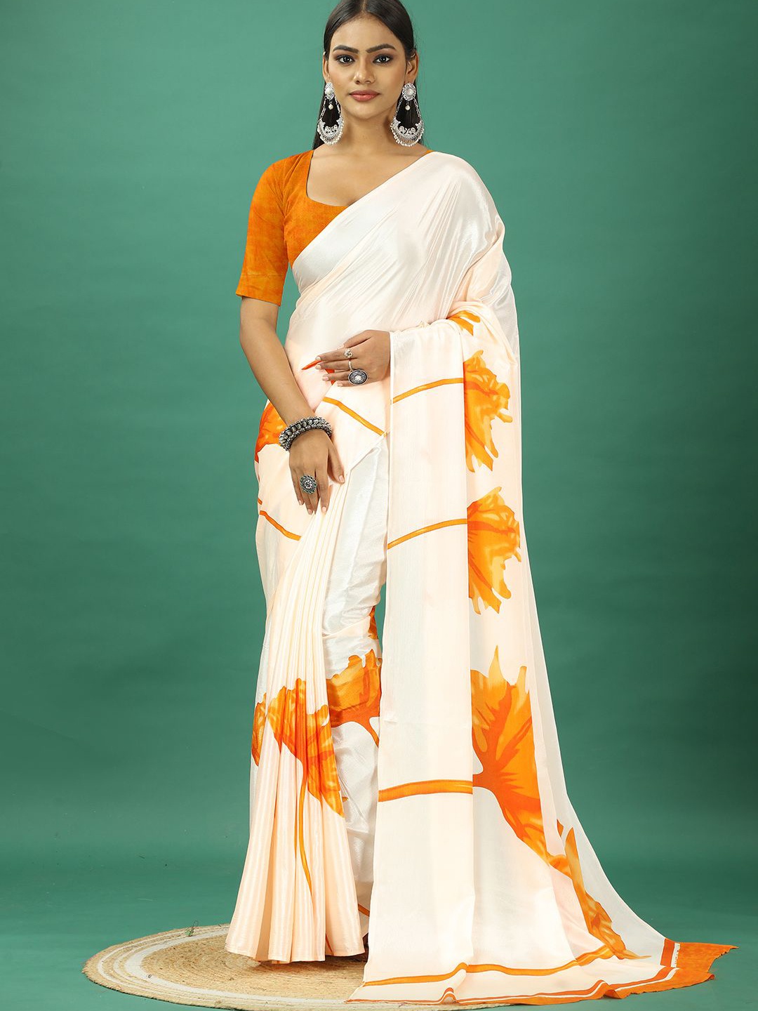 

VIRENDRA TEXTILES Floral Pure Crepe Saree, Orange