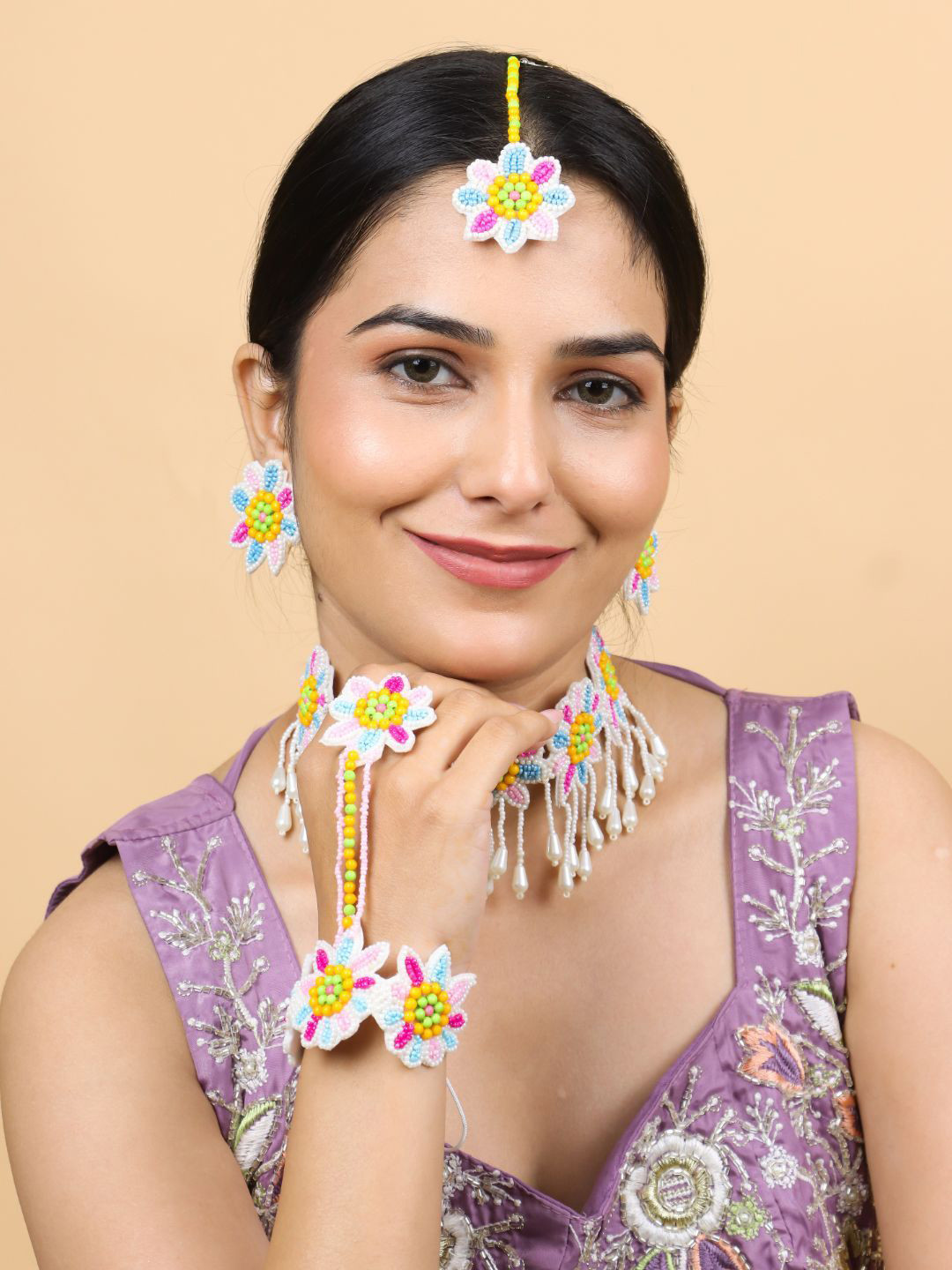 

Sangria Boho Gold-Plated Artificial Beads Beaded Jewellery Set