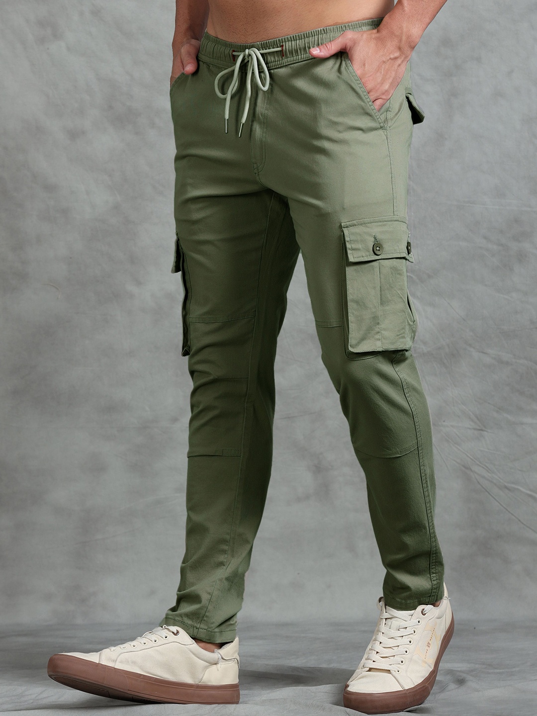 

MIRAAN Men Mid-Rise Cargos Trousers, Grey