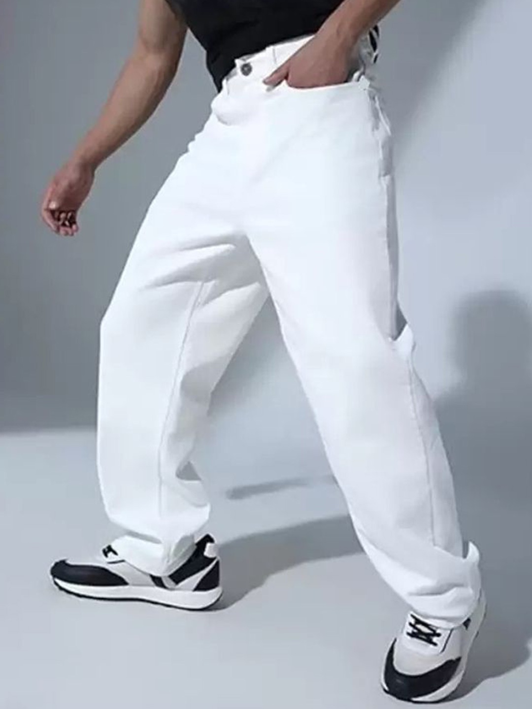 

LINARIA Men Classic Relaxed Fit Clean Look Cotton Jeans, White