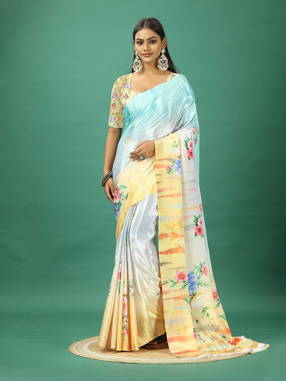 

VIRENDRA TEXTILES Floral Printed Pure Crepe Saree, White