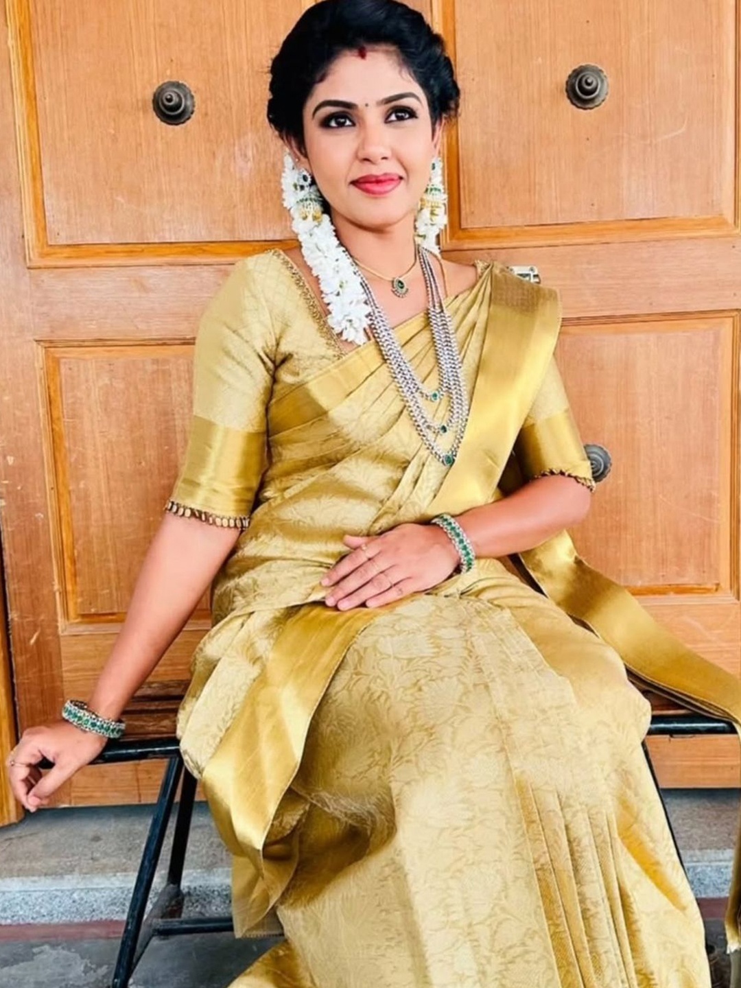 

yourwish Floral Zari Tissue Banarasi Saree, Gold