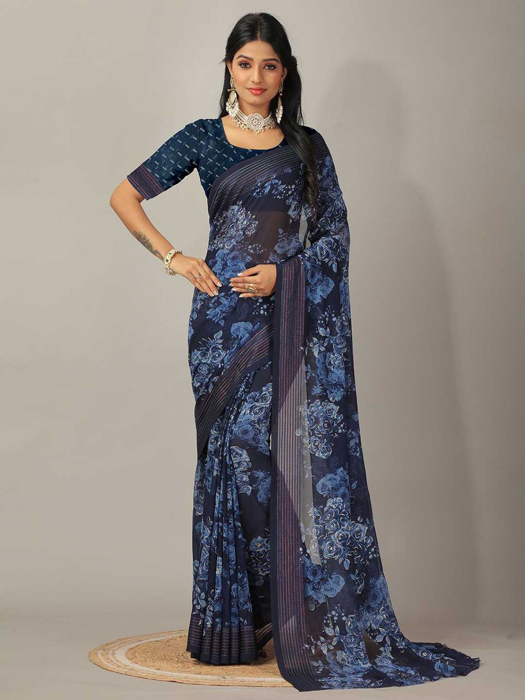 

VIRENDRA TEXTILES Floral Printed Pure Georgette Saree, Blue