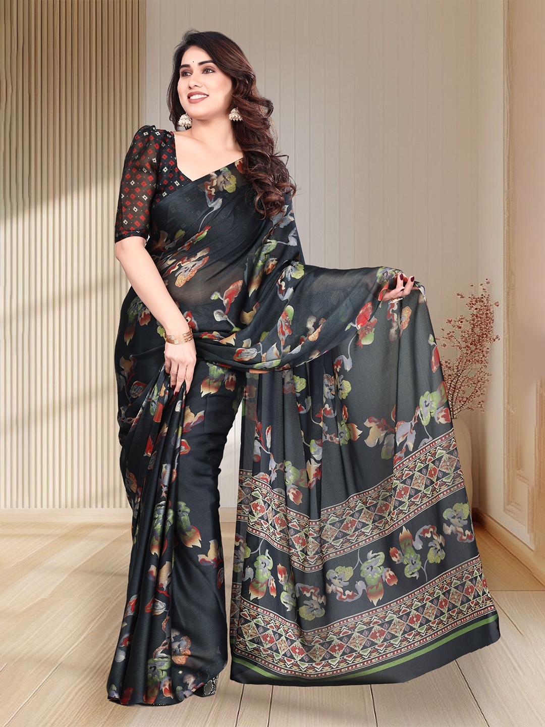 

SUPERLAXMI Floral Pure Chiffon Saree, Black