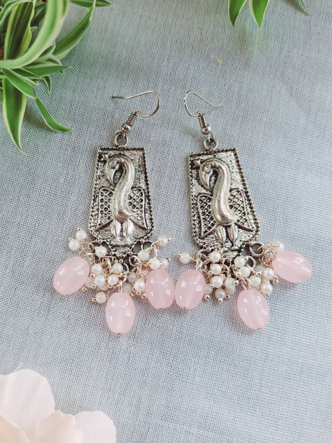 

HOPMEE Silver-Plated Pearls Beaded Classic Shaped Jhumkas