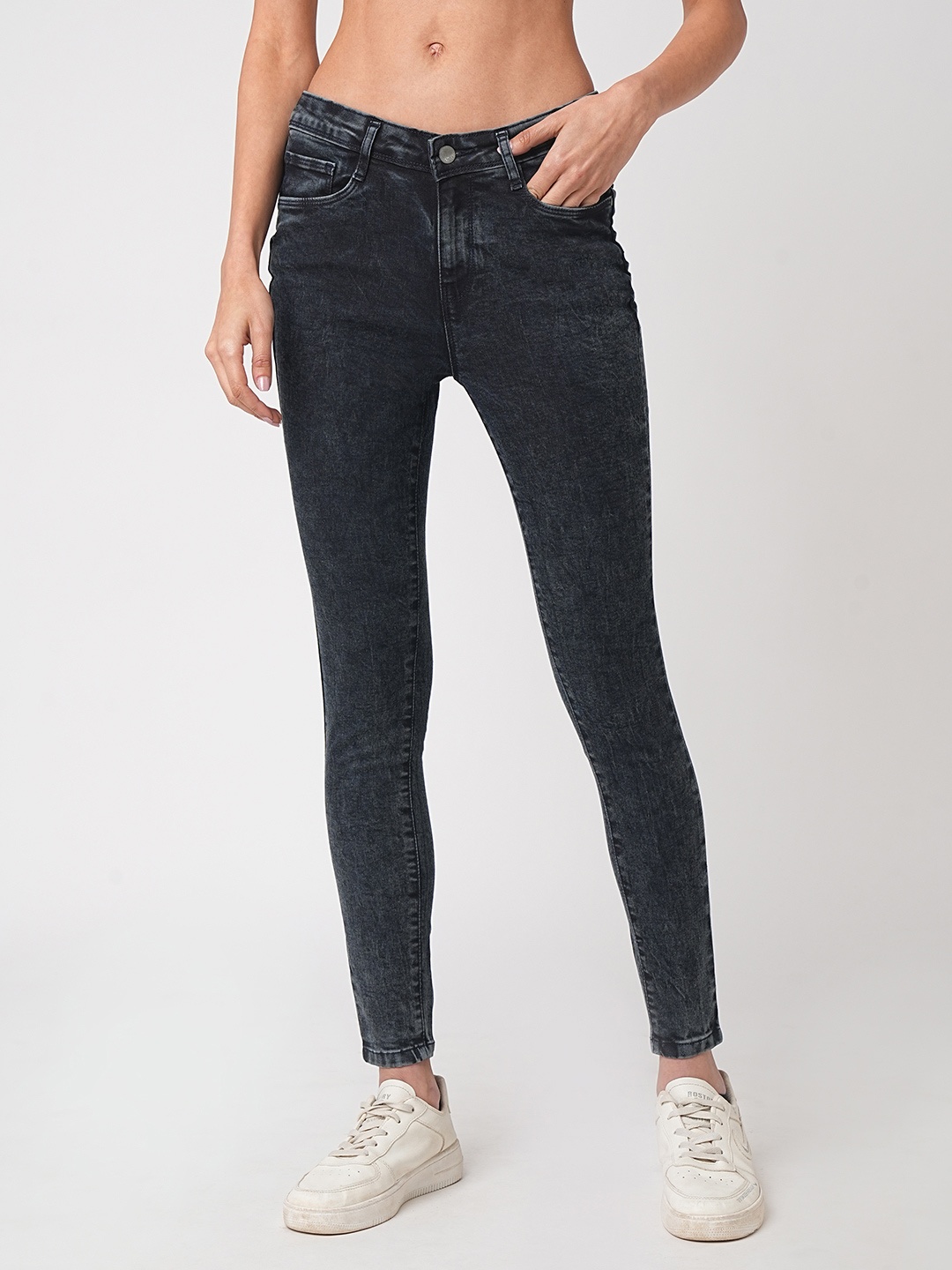 

Kraus Jeans Women Skinny Fit Light Fade Jeans, Black