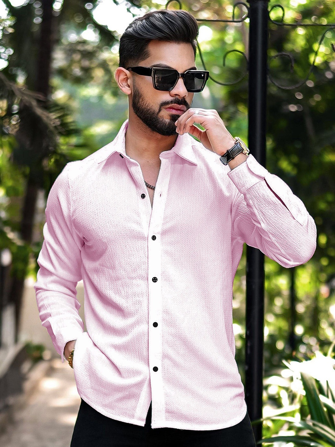 

Metronaut Men Regular Fit Spread Collar Textured Casual Shirt, Pink