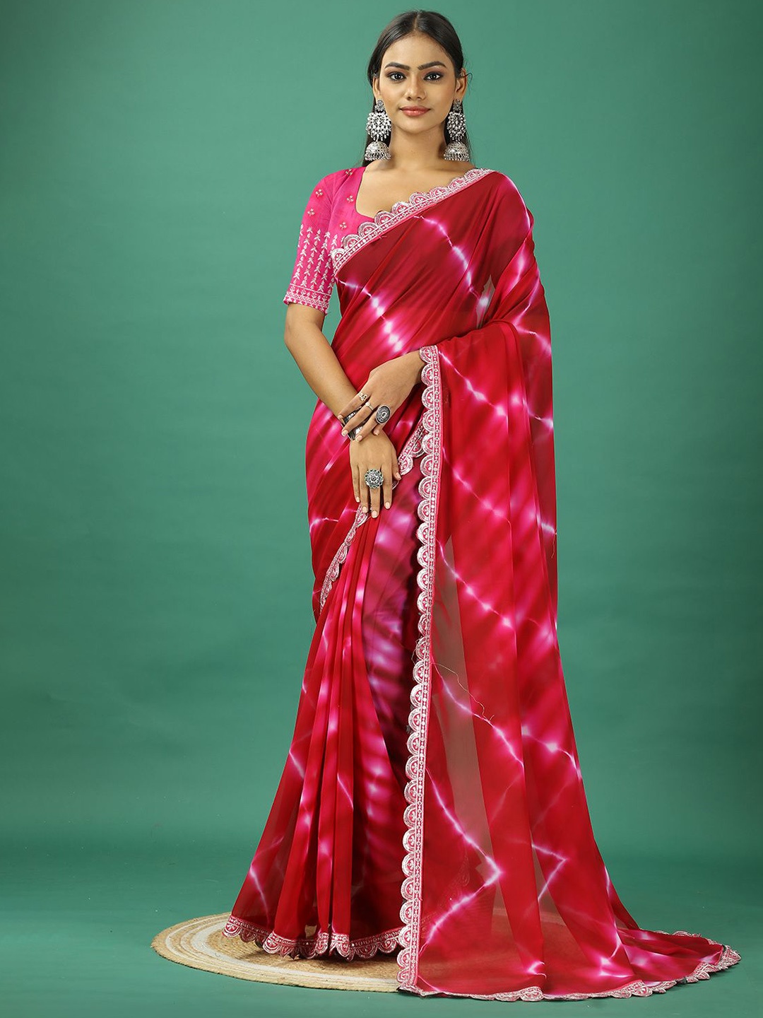 

VIRENDRA TEXTILES Tie and Dye Embroidered Pure Georgette Saree, Pink