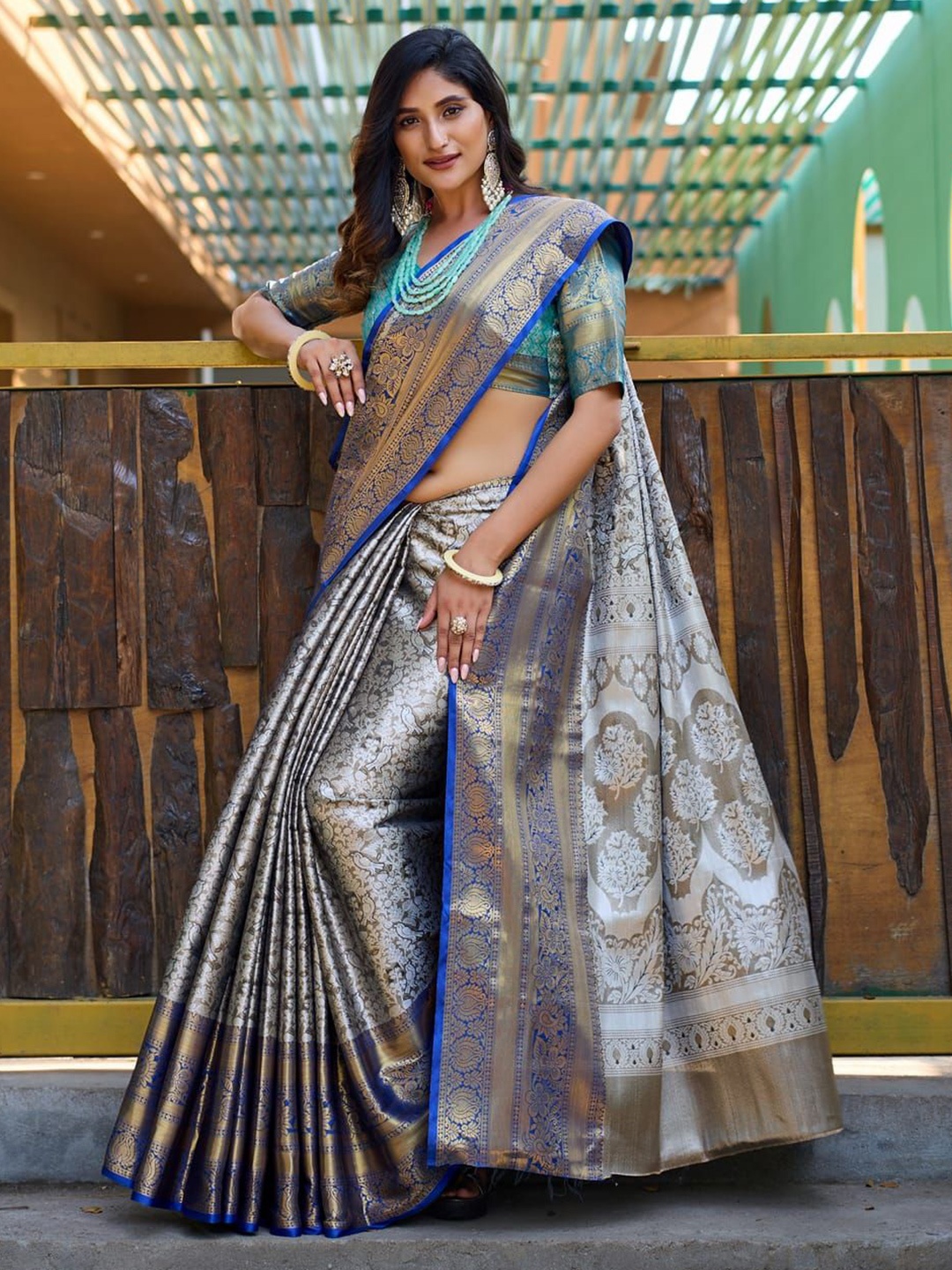 

House of Pataudi Woven Design Saree With Blouse, Blue