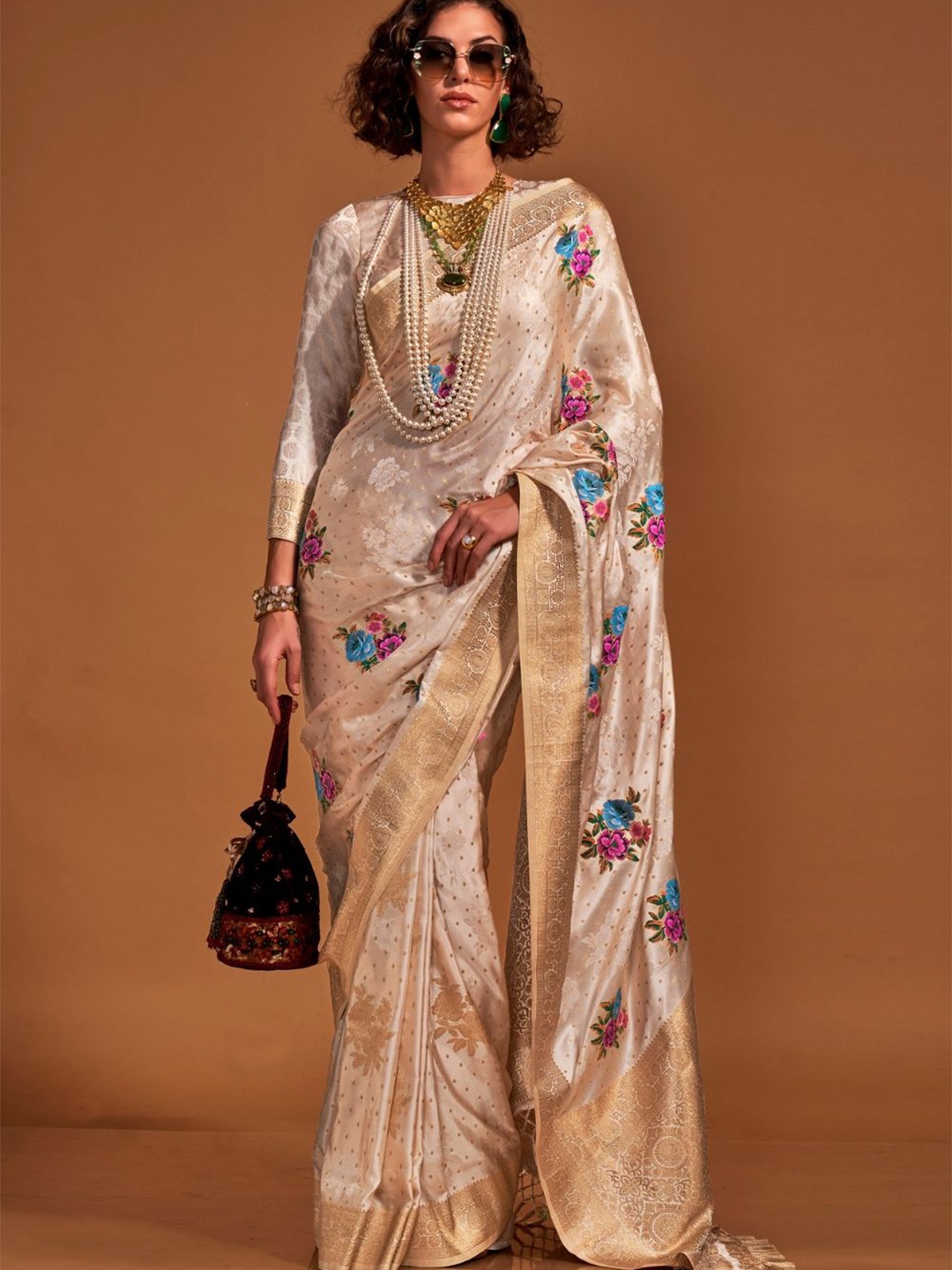 

DEVATITHI Floral Zari Silk Blend Saree, Beige
