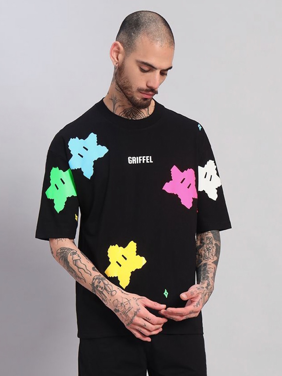 

GRIFFEL Men Printed Drop-Shoulder Sleeves Ultralite T-shirt, Black