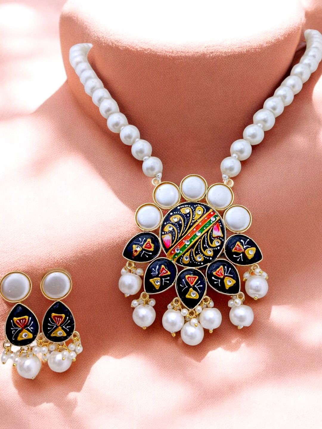 

TISHUL JEWELS Gold-Plated Artificial Stones Studded & Beaded Jewellery Set