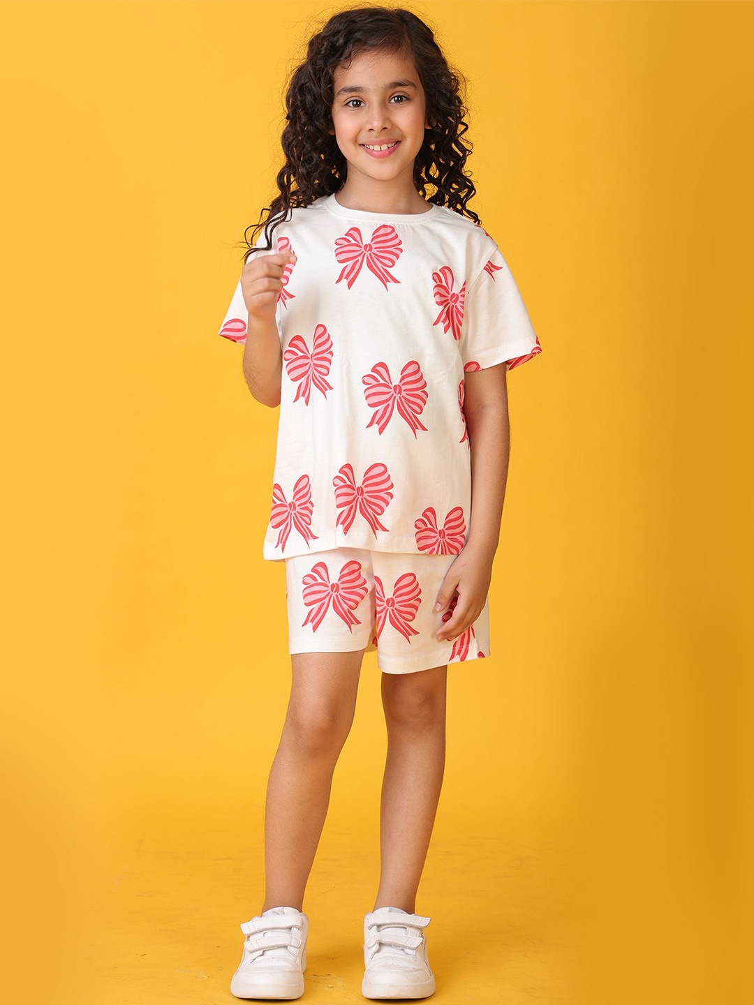 

Anthrilo Printed T-Shirt With Shorts Clothing Set, White