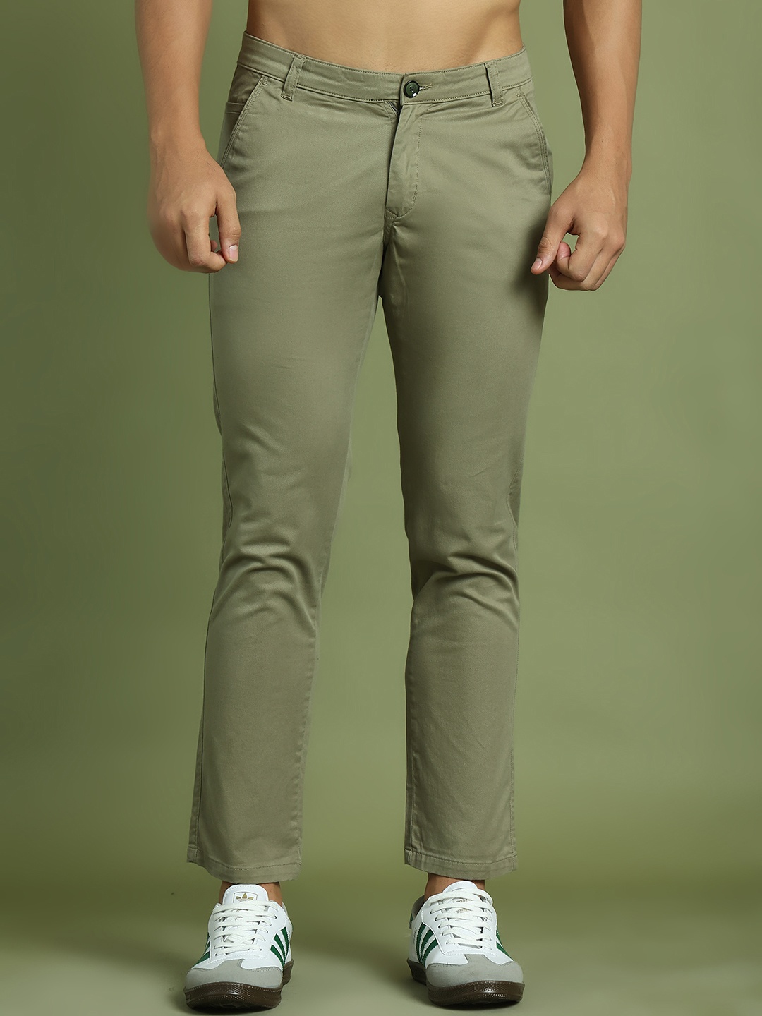 

Indian Needle Men Relaxed Tapered Fit Easy Wash Chinos Trousers, Green