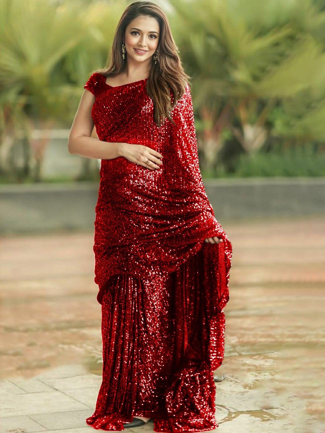 

MADHUR HAND WORK ART Embellished Sequinned Poly Georgette Designer Saree, Red
