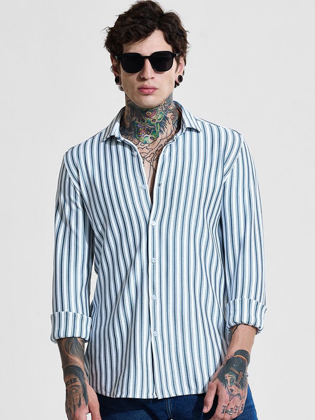 

Snitch Men India Slim Fit Spread Collar Vertical Striped Casual Shirt, White