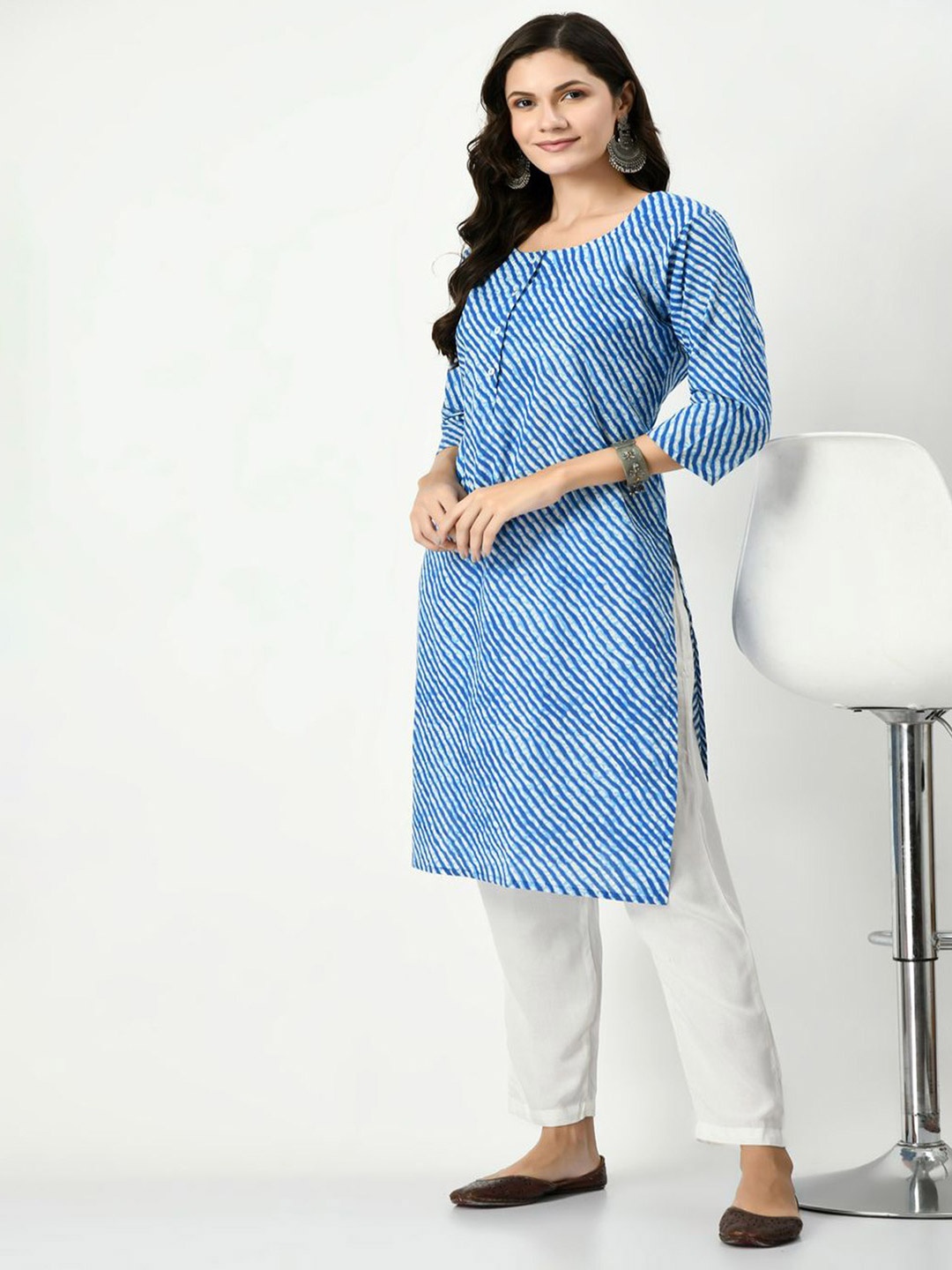 

MAURYA Leheriya Printed Round Neck Pure Cotton Straight Kurta, Blue