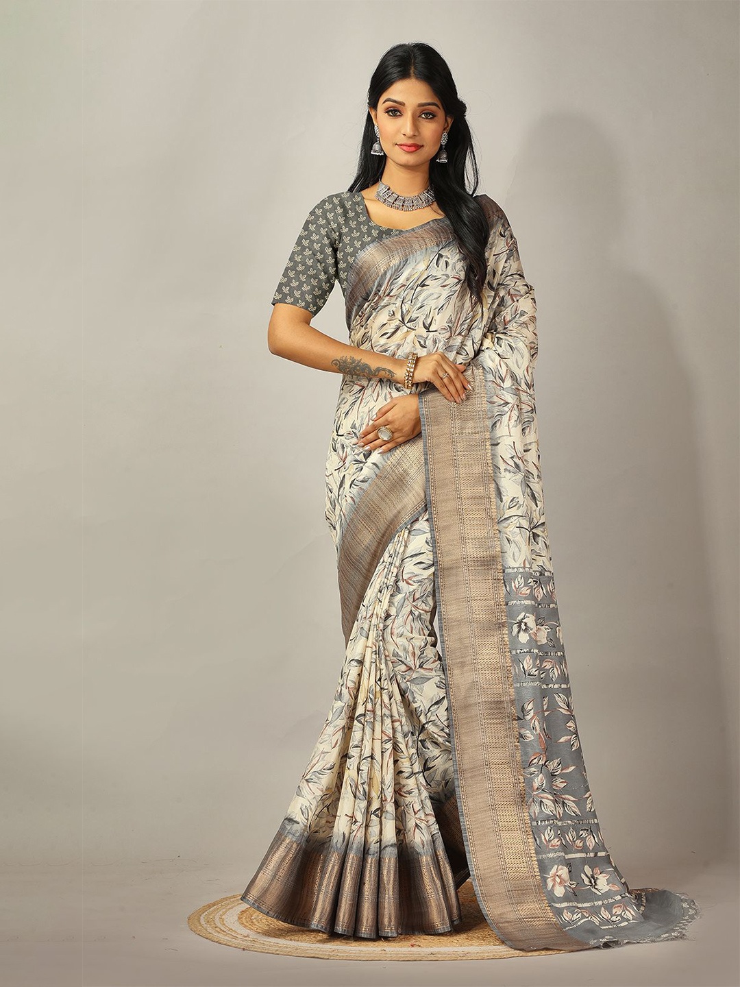 

VIRENDRA TEXTILES Woven Design Printed Pure Crepe Saree, Off white