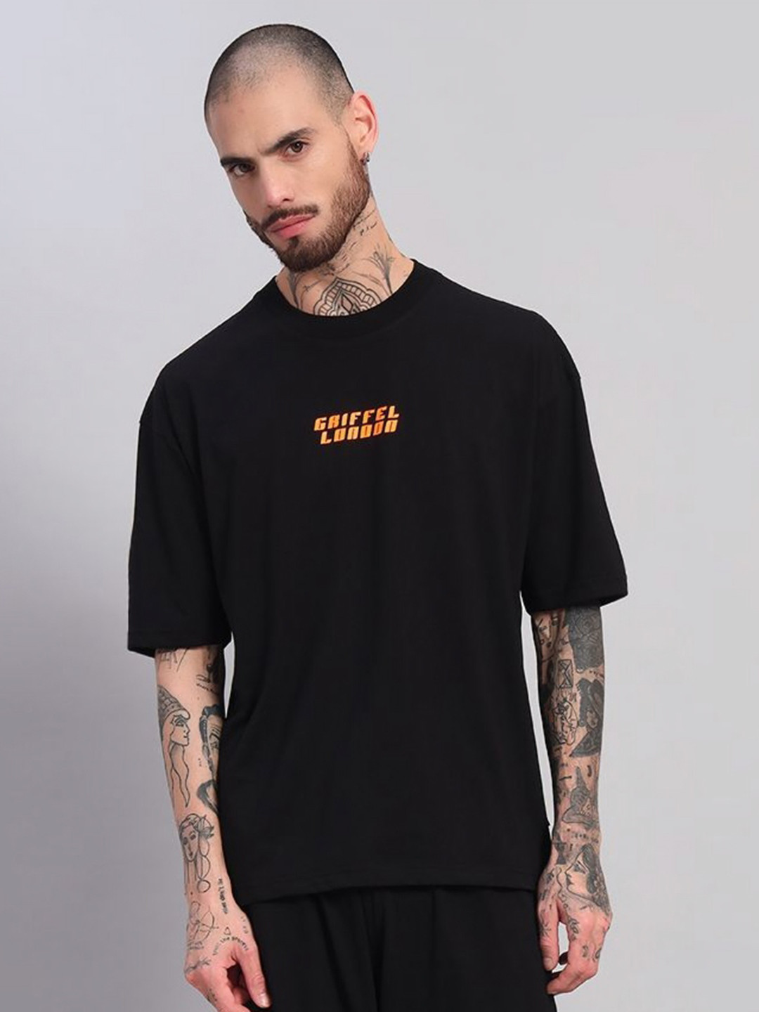 

GRIFFEL Men Printed Drop-Shoulder Sleeves Ultralite T-shirt, Black