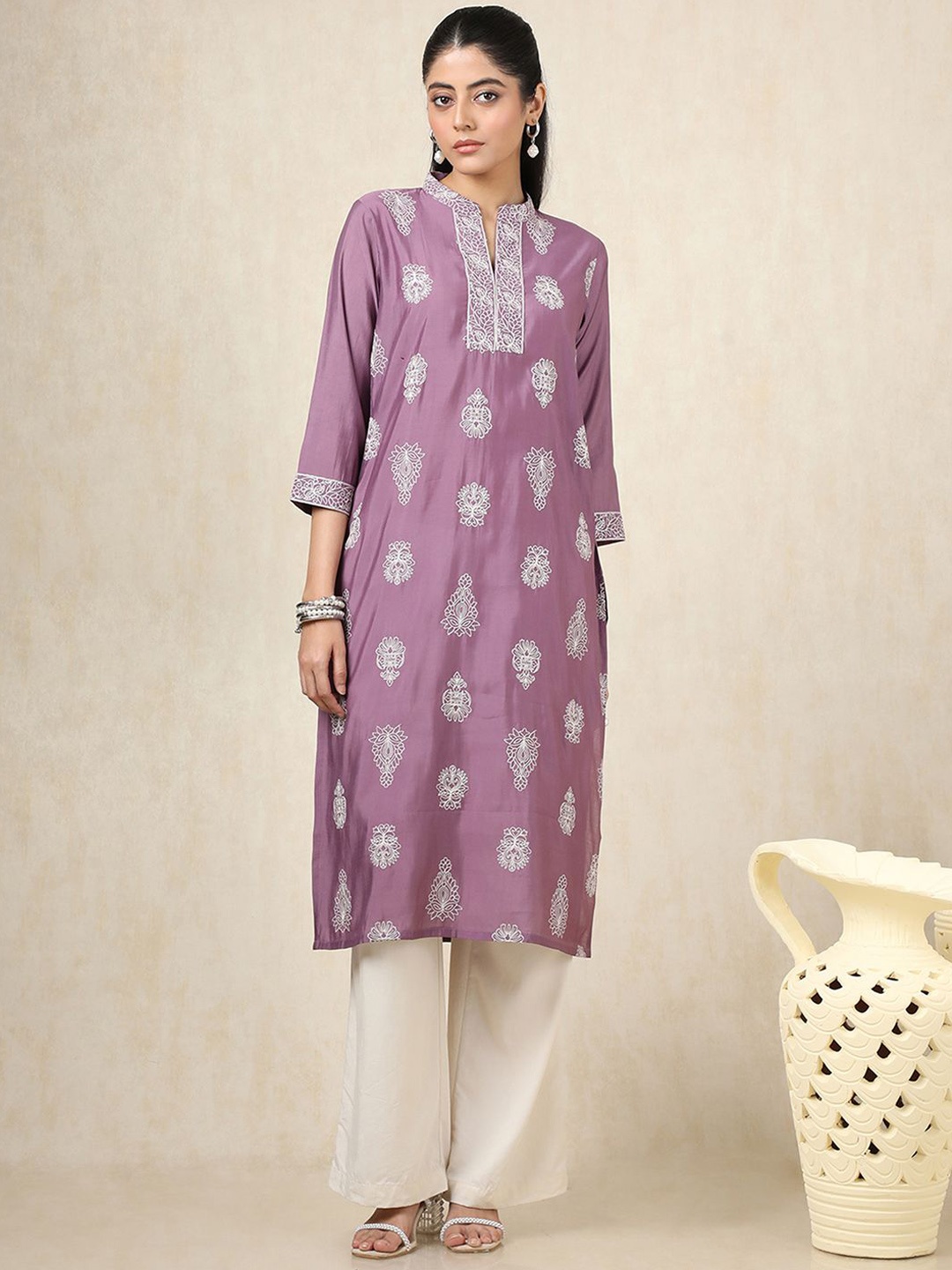 

Soch Floral Embroidered Thread Work Mandarin Collar Muslin Straight Kurta, Purple