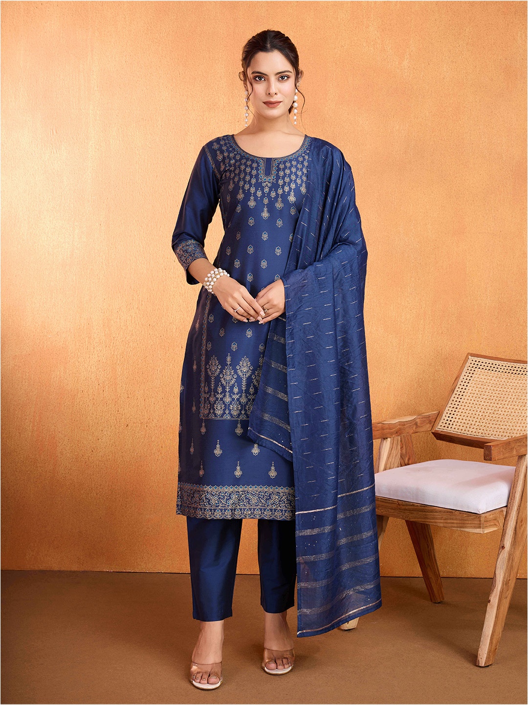 

SUAAC Floral Printed Round Neck Straight Kurta With Trousers And Dupatta, Blue