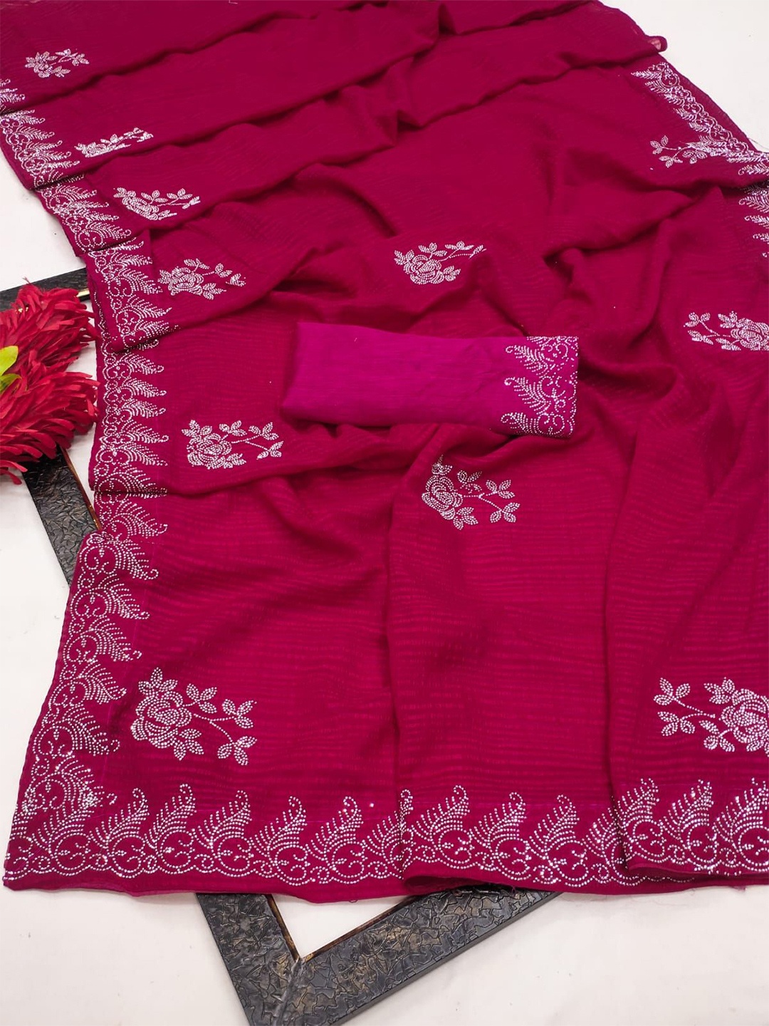 

KEERAT FASHION Embellished Beads and Stones Saree, Pink