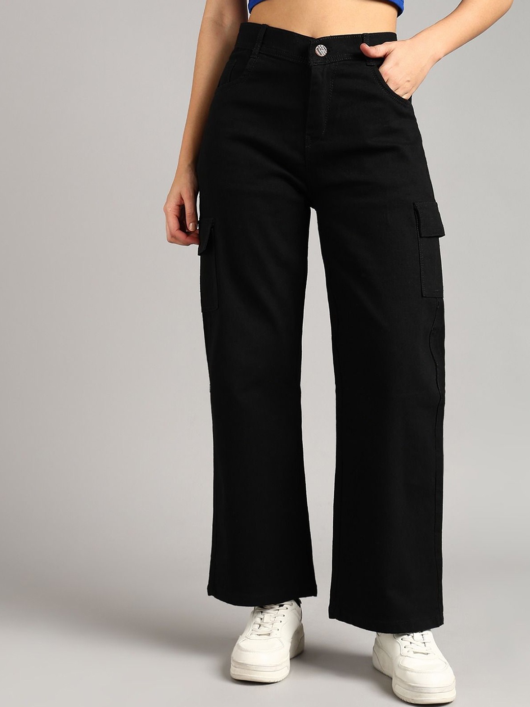 

LINARIA Women Classic Relaxed Fit Cargo Styles Cotton Jeans, Black