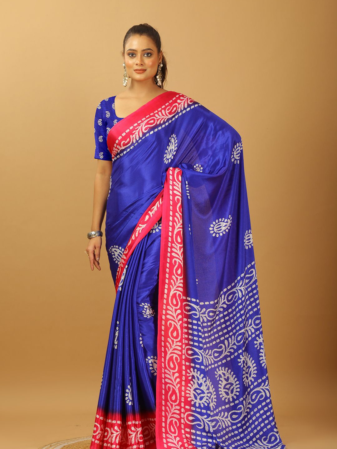 

VIRENDRA TEXTILES Ethnic Motifs Printed Pure Crepe Saree, Blue