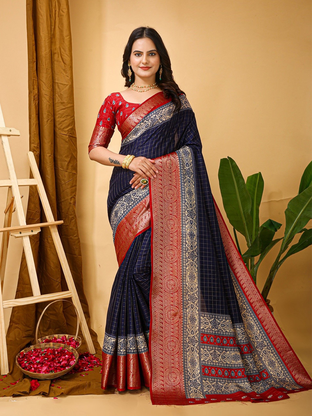 

KALINI Checked Zari Kanjeevaram Saree, Navy blue