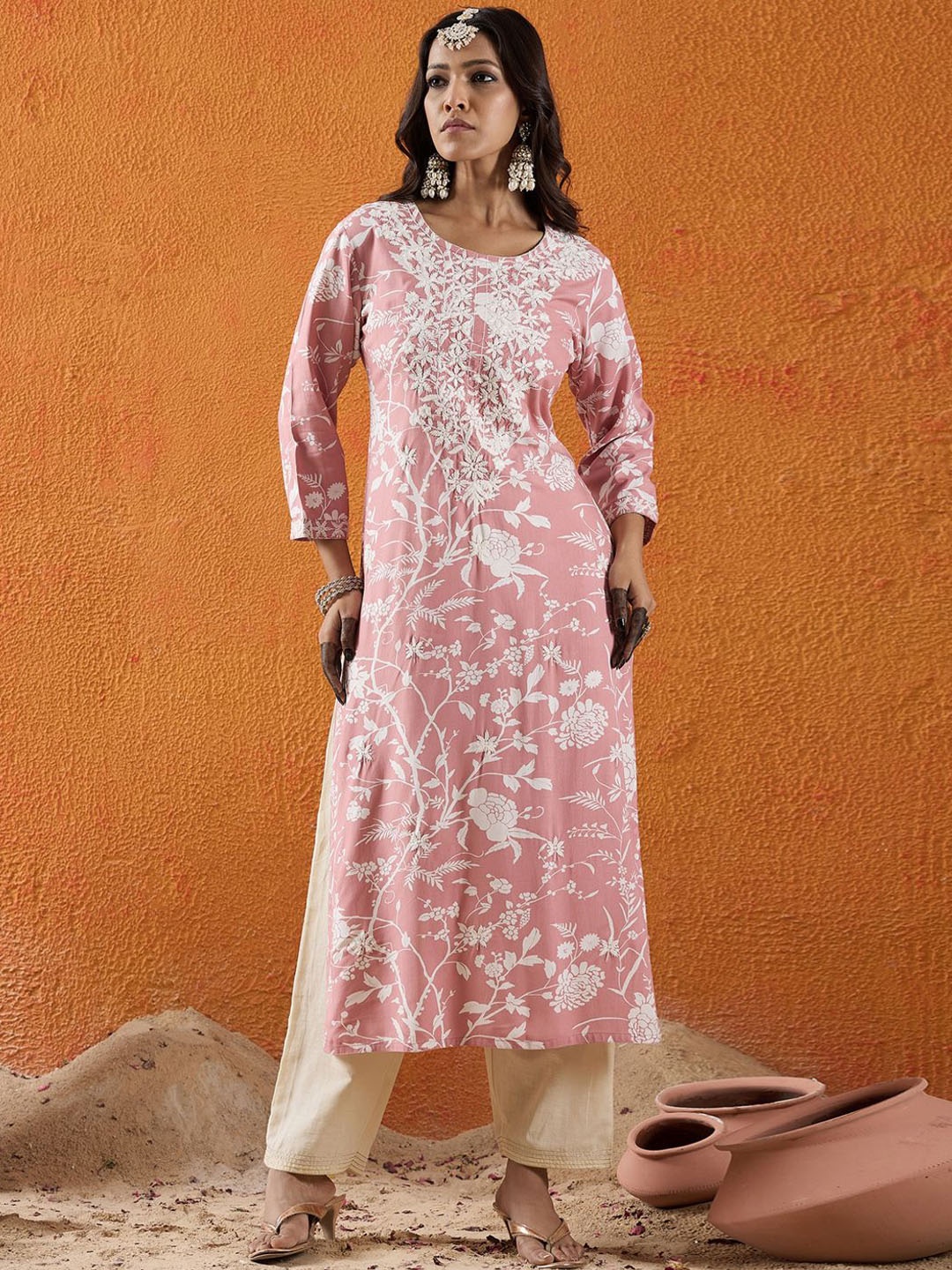 

Indo Era Floral Embroidered Thread Work Straight Kurta, Mauve