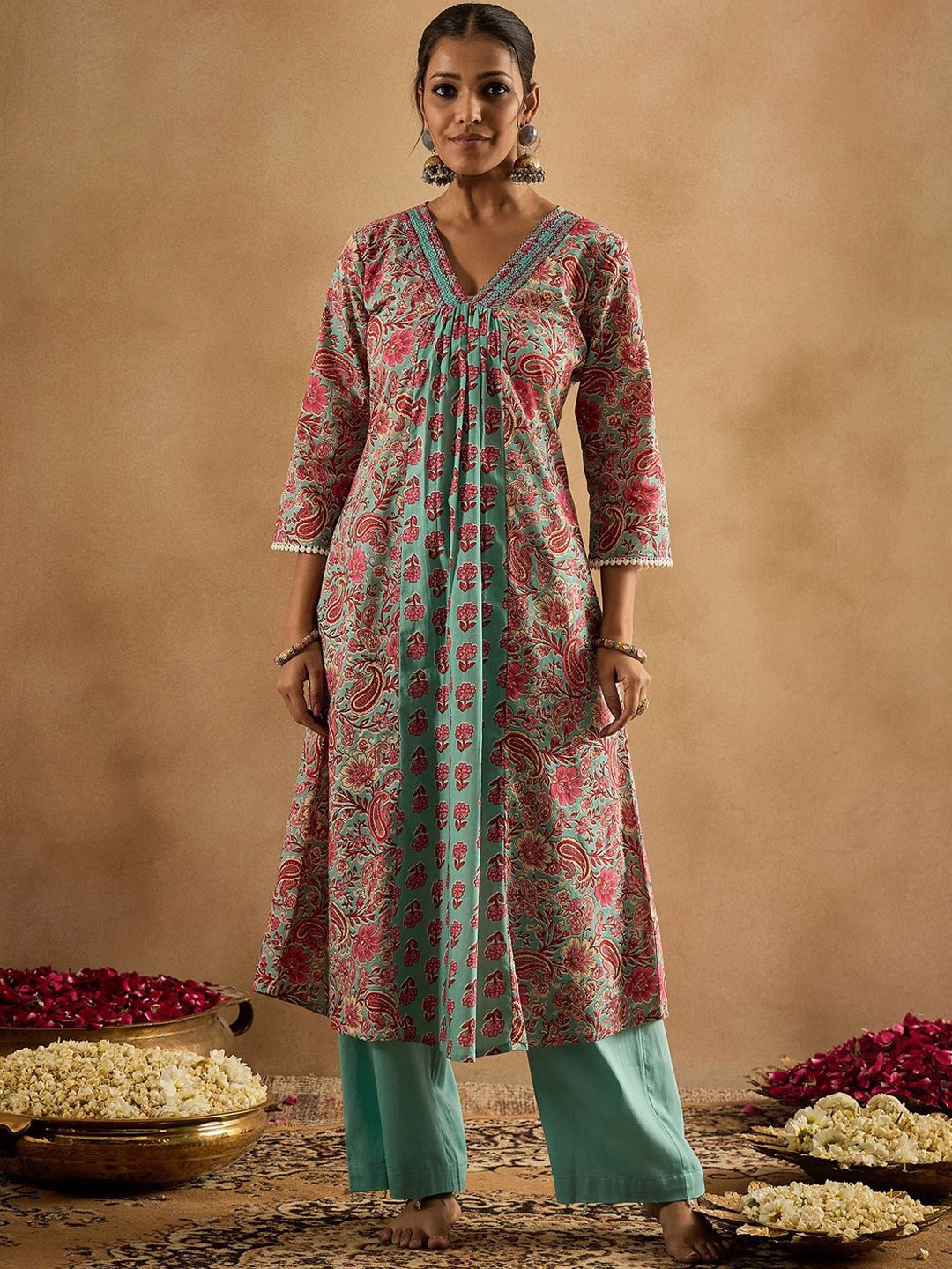 

Indo Era Paisley Printed V-Neck Pure Cotton A-Line Kurta, Sea green
