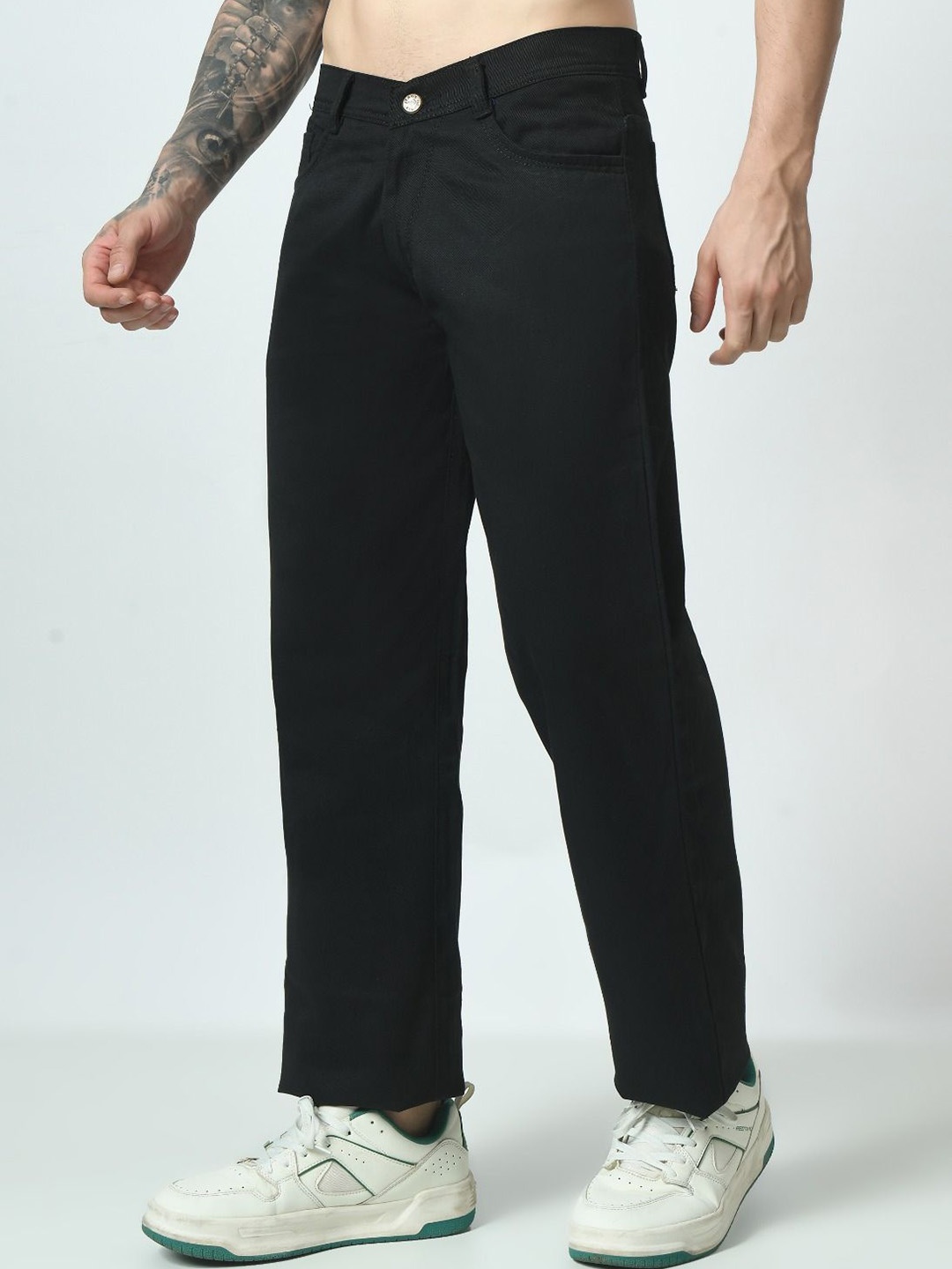 

LINARIA Men Classic Relaxed Fit Slash Knee Stretchable Jeans, Black