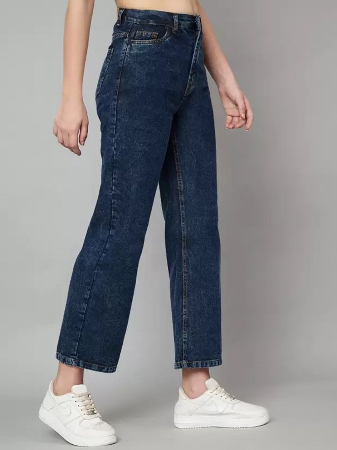 

LINARIA Women Classic Relaxed Fit Slash Knee Jeans, Blue