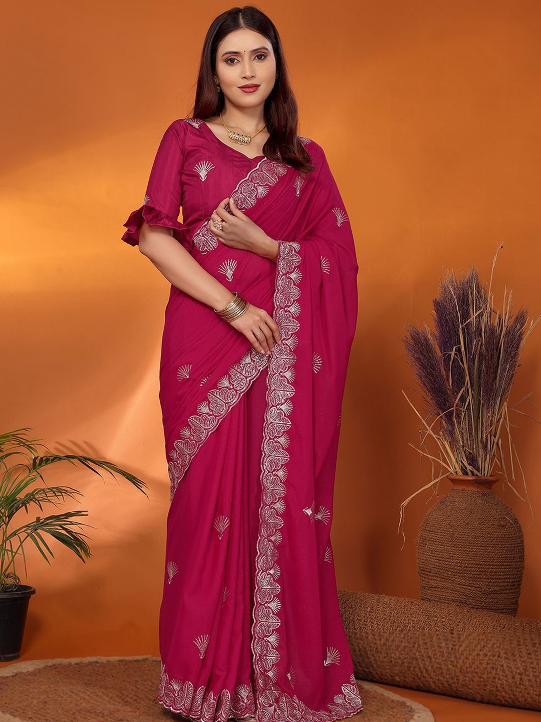 

FABMORA Floral Embroidered Sequinned Pure Georgette Saree, Pink