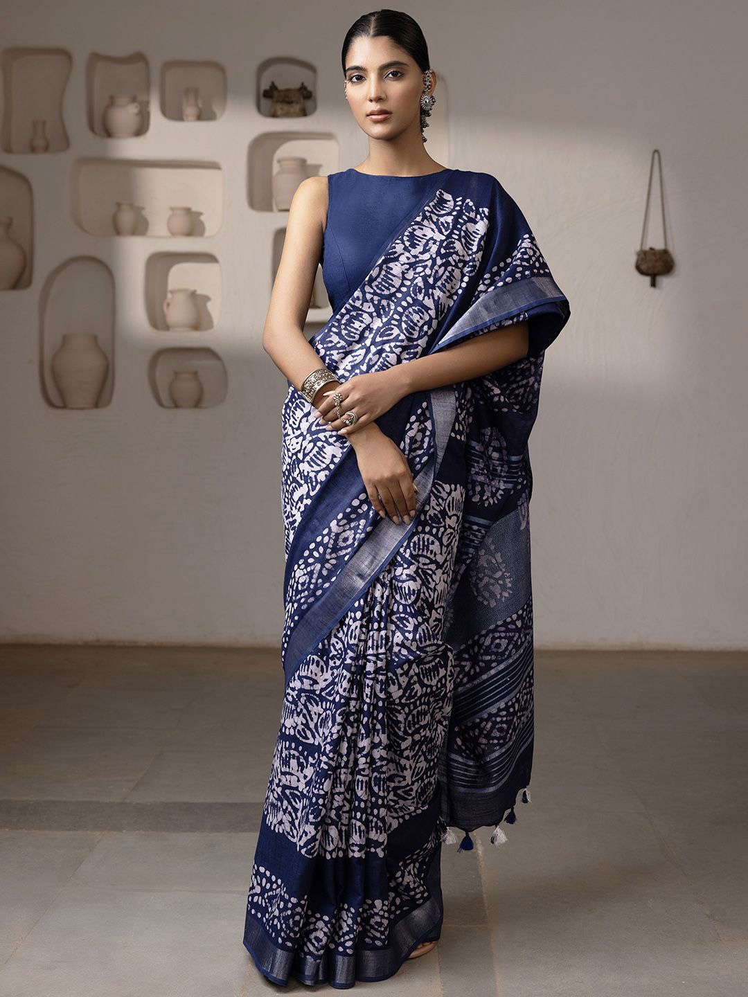 

Soch Batik Linen Blend Saree, Navy blue