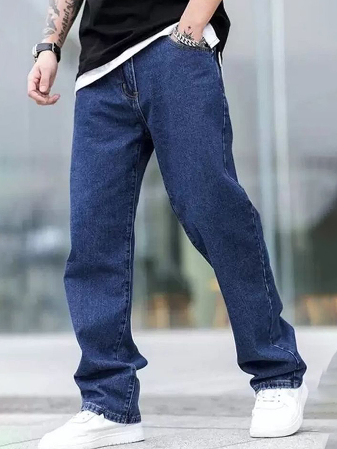 

LINARIA Men Classic Relaxed Fit Low Distress Light Fade Jeans, Blue